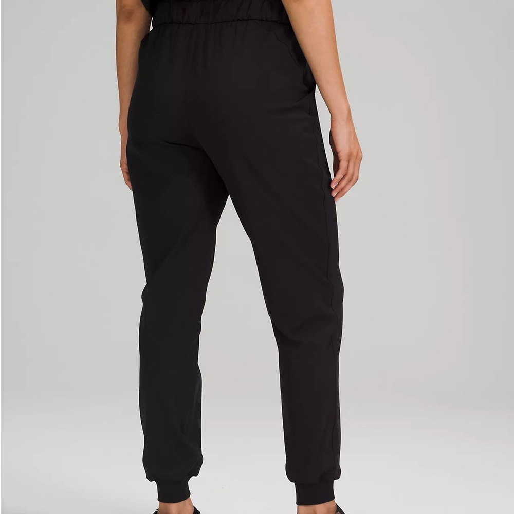 Lululemon High-Rise Stretch Jogger